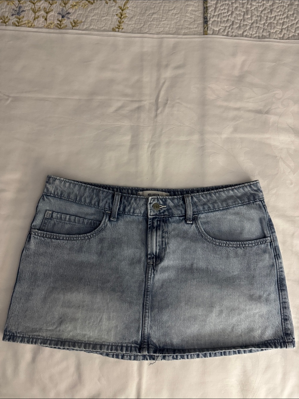 EC Hollister hipster denim mini skort. Size 14